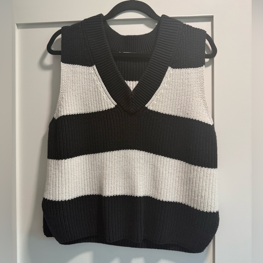 Abercrombie striped sweater vest